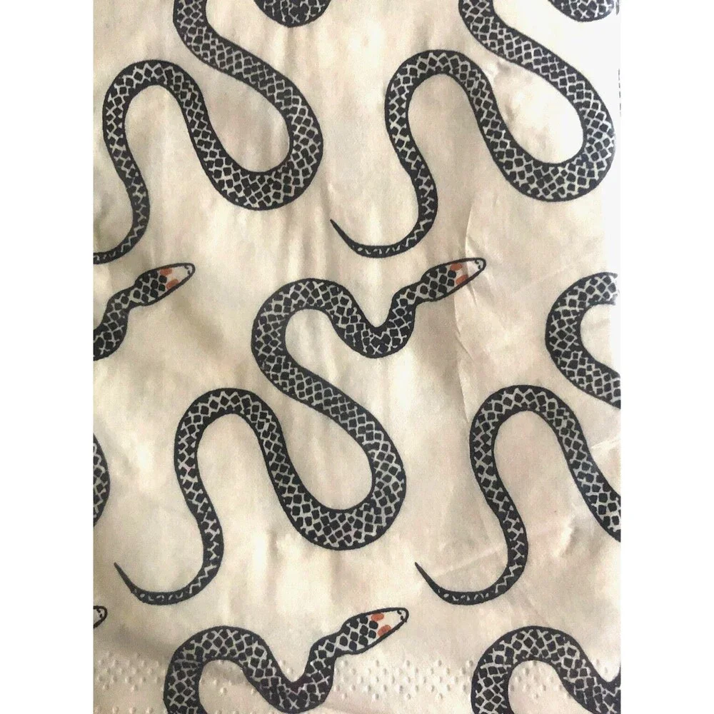 Halloween Slithering Snake 40 Pk Paper Dinner Napkins Hand Buffet Towels Spooky